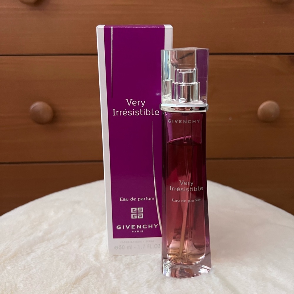 Givenchy Very Irrésistible Eau De Parfum